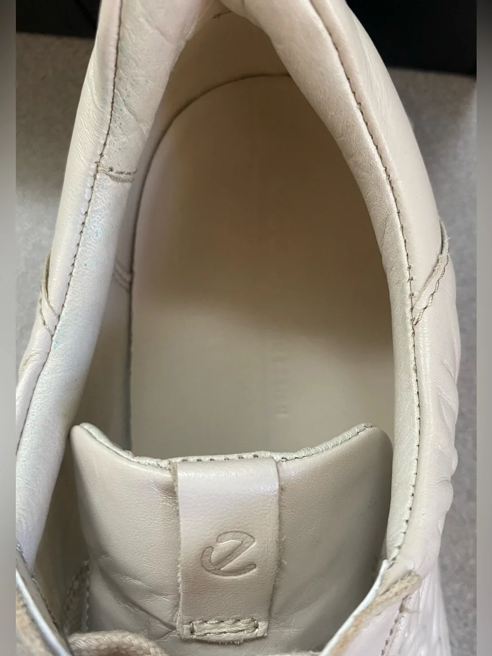 ECCO WOMENS NEUTRAL EMBOSSED PLATFORM LACE UP SNEAKERS